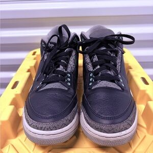 Jordan Athletic Shoes Black and Gray